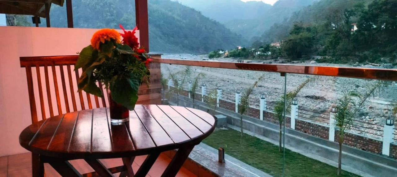 Qcent Woods Resort & Spa, Rishīkesh Екстериор снимка