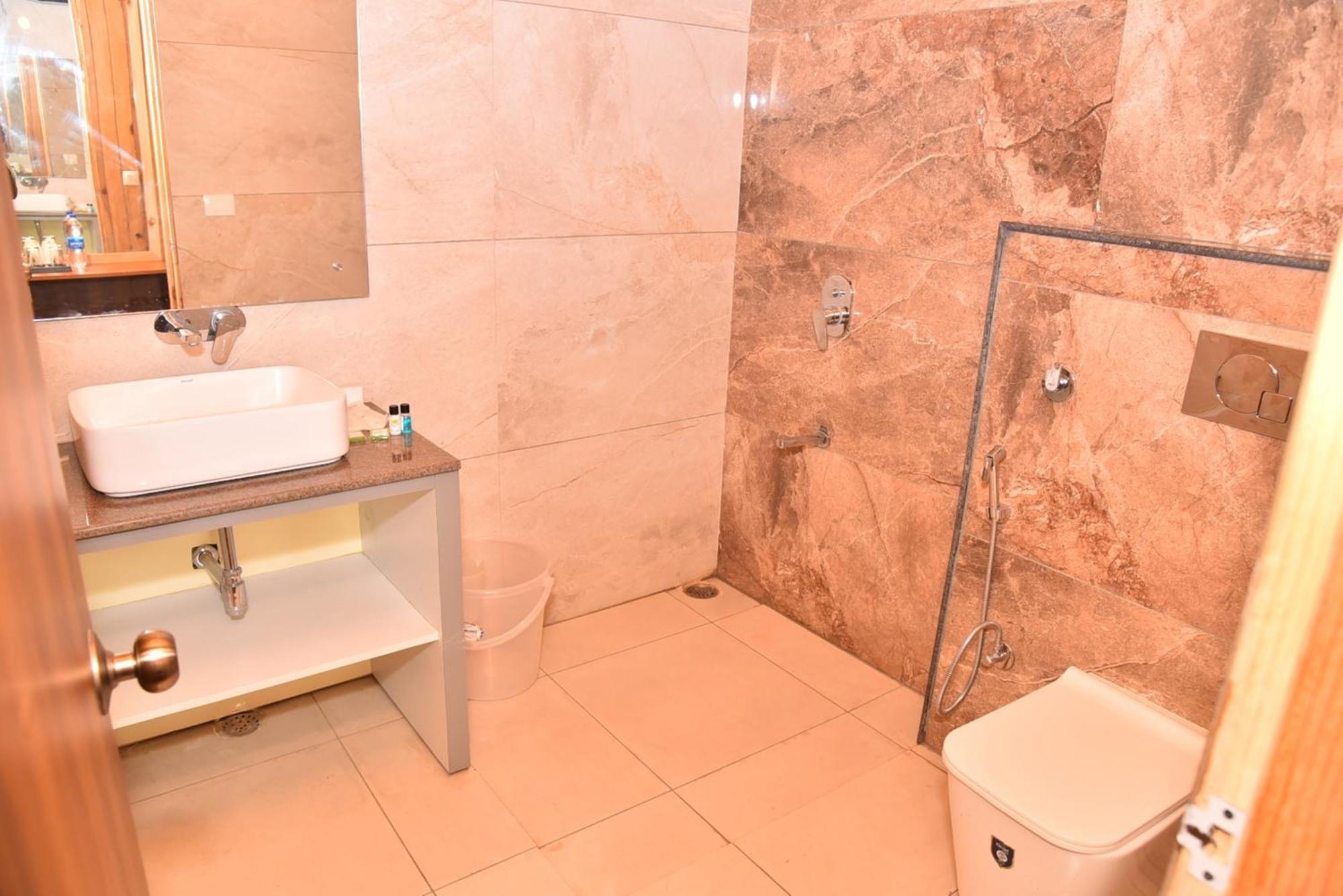 Qcent Woods Resort & Spa, Rishīkesh Екстериор снимка
